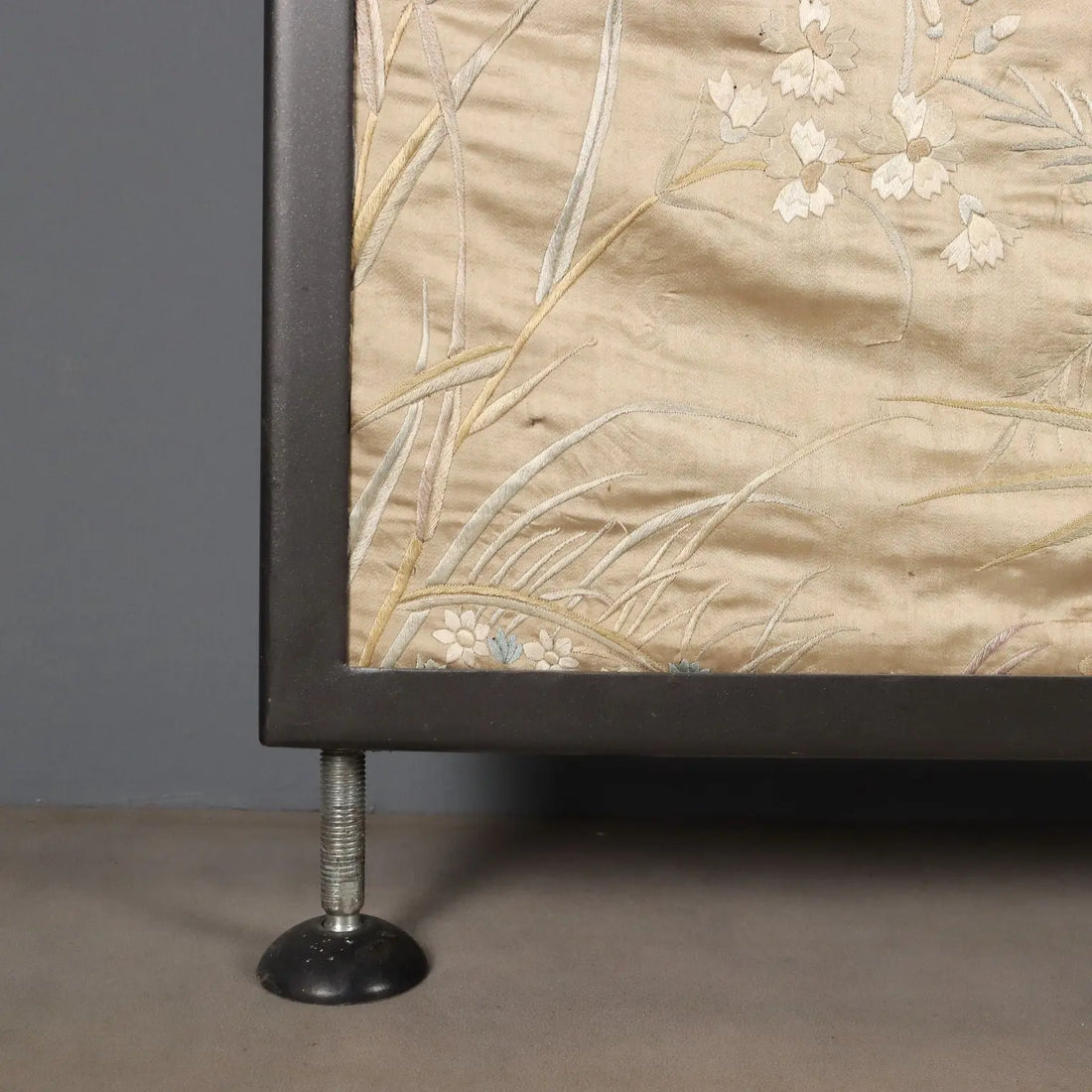 Great Antique Room Divider Coloured and Embroidered Silk XIX Century