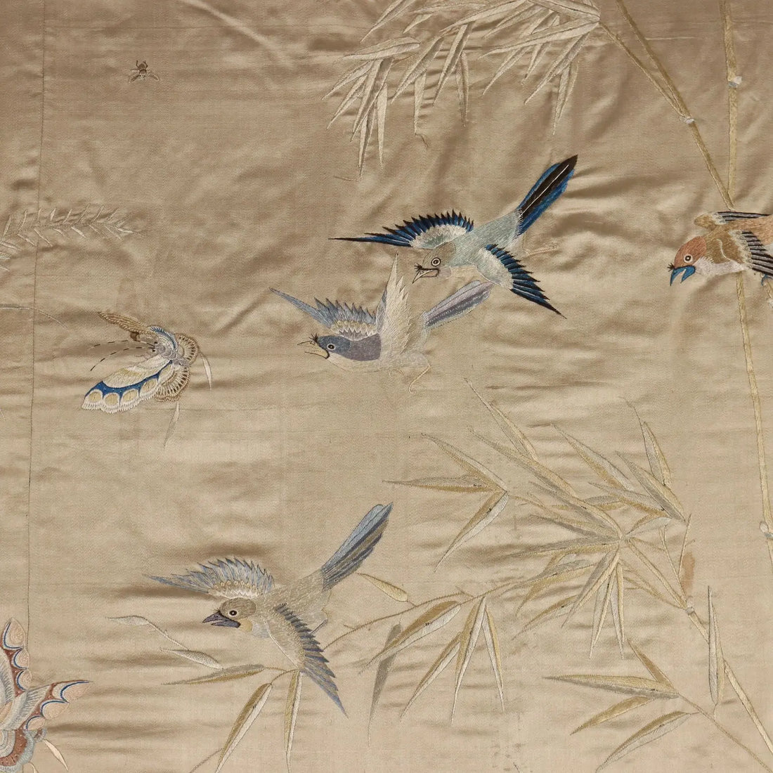 Great Antique Room Divider Coloured and Embroidered Silk XIX Century