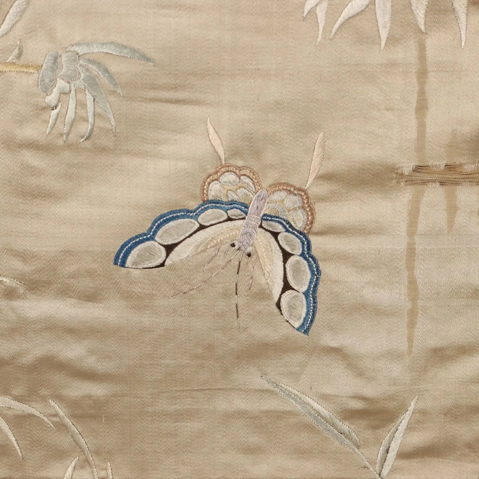 Great Antique Room Divider Coloured and Embroidered Silk XIX Century