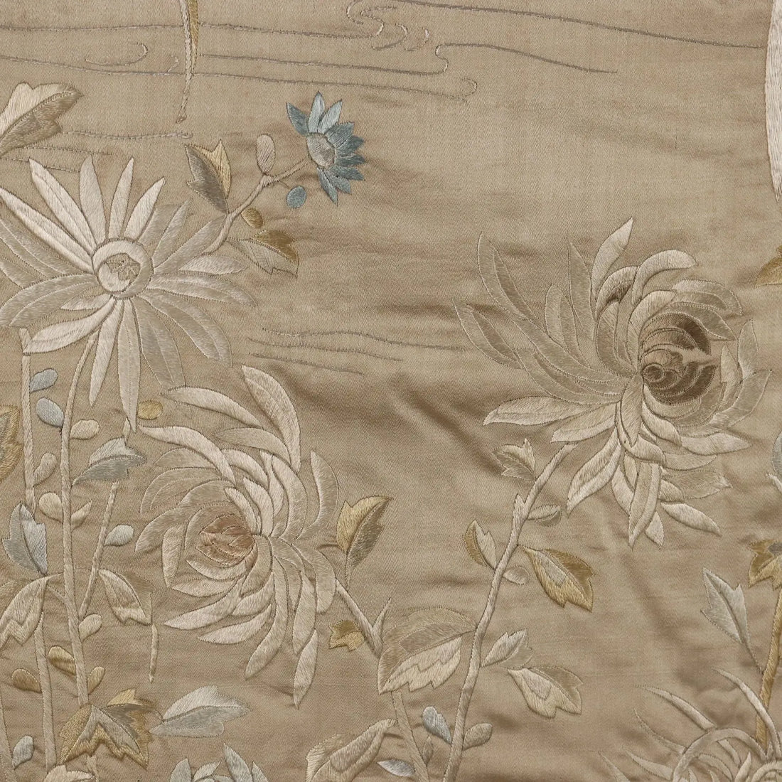Great Antique Room Divider Coloured and Embroidered Silk XIX Century
