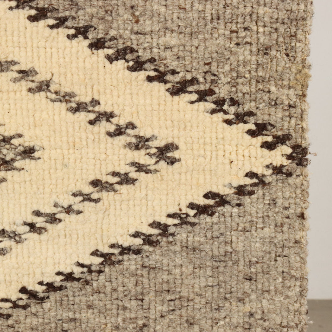 Vintage Carpet Wool Blend Italy XX Century - 51 x 24 in | Modernism  Complements