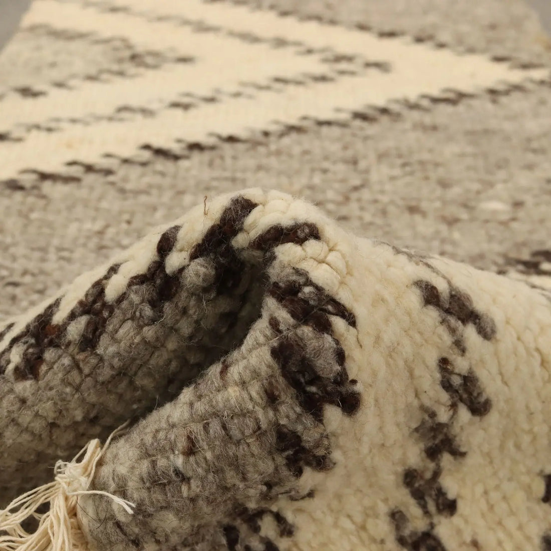 Vintage Carpet Wool Blend Italy XX Century - 51 x 24 in | Modernism | Complements