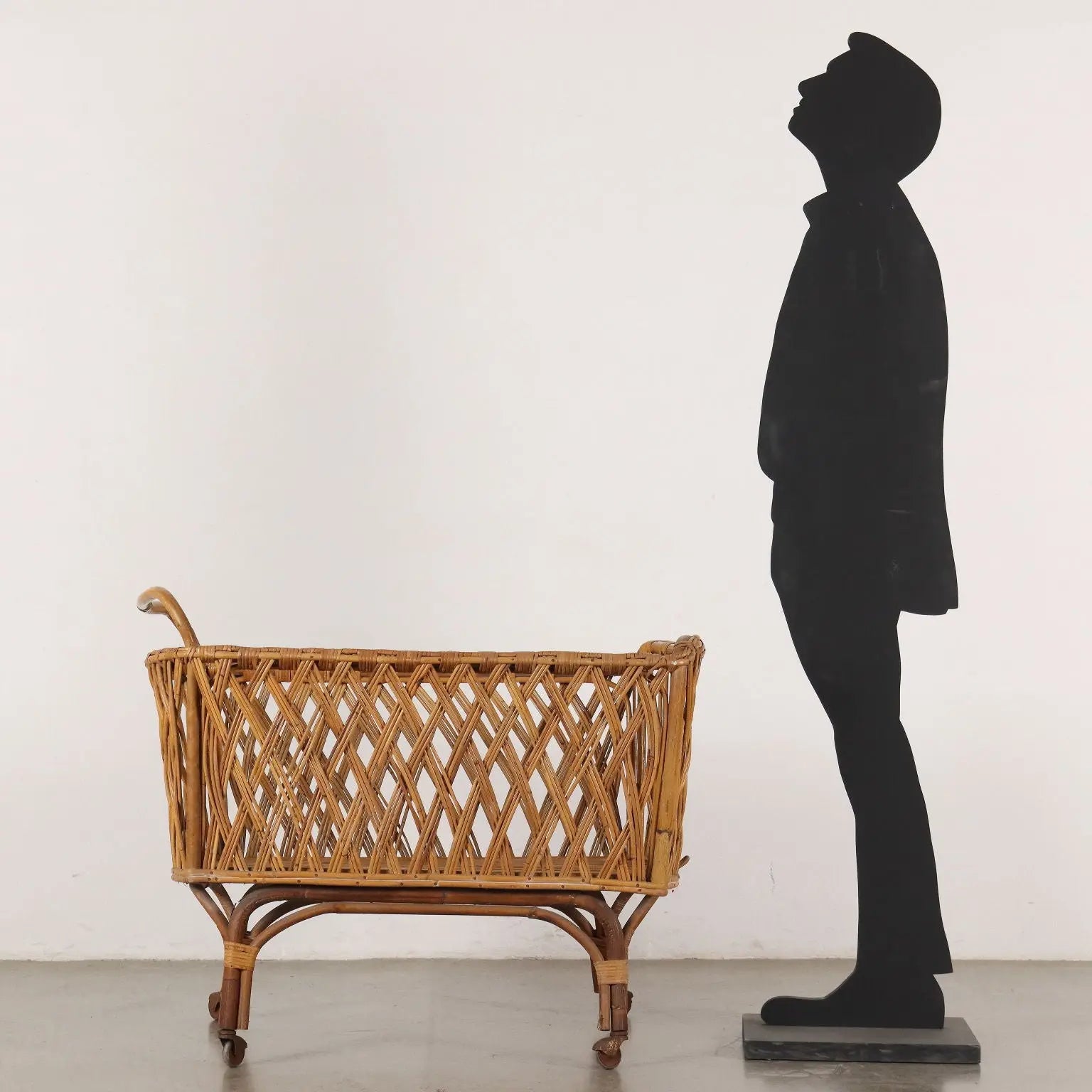 Vintage Cradle from the 1960s Bamboo Structure Complement Furnishing | Modernism | Complements