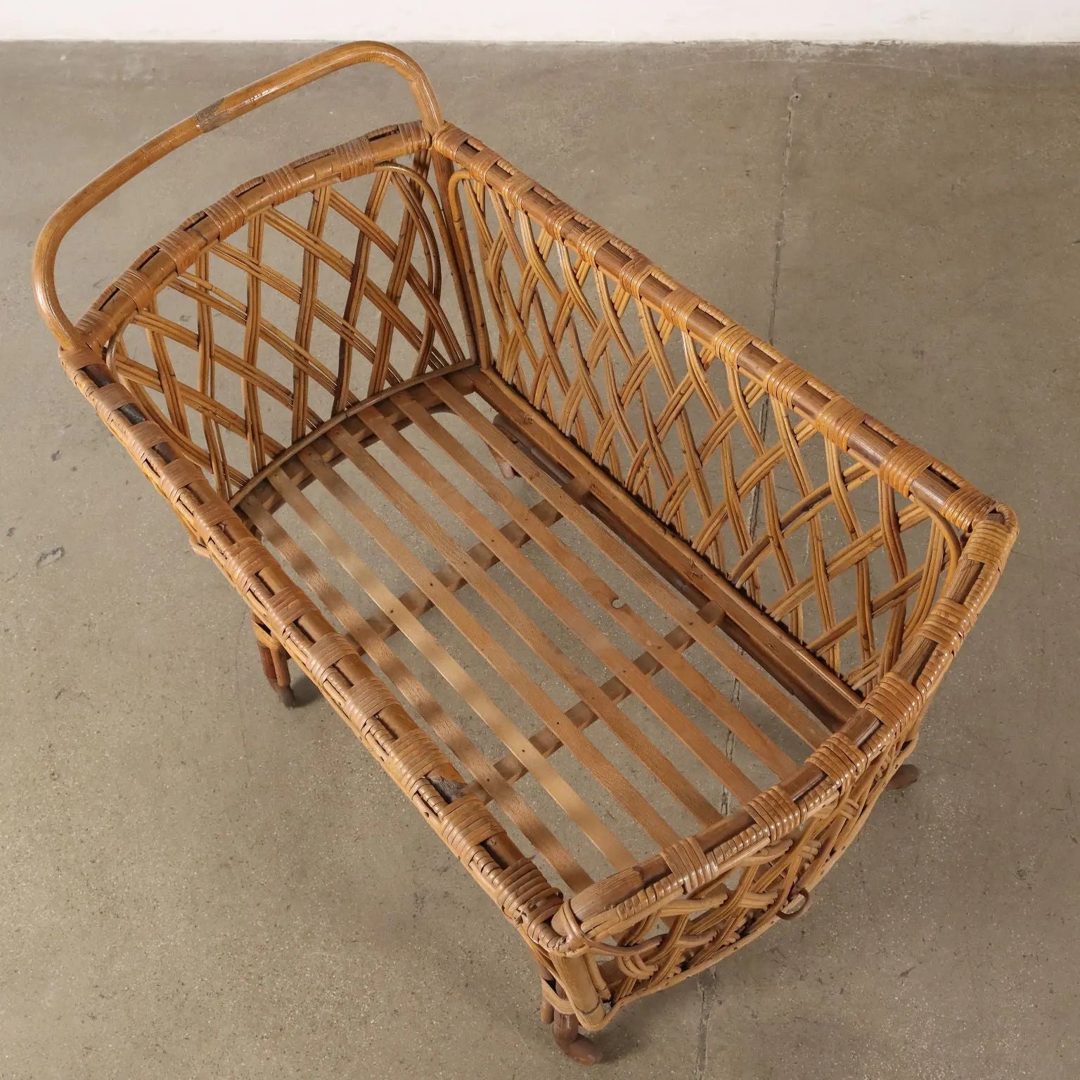 Vintage Cradle from the 1960s Bamboo Structure Complement Furnishing | Modernism | Complements