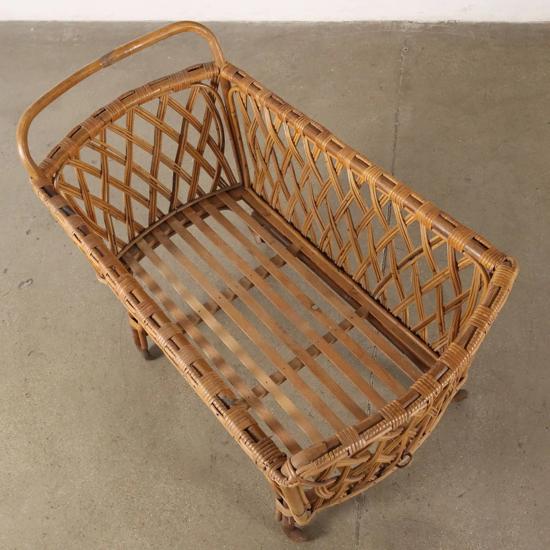 Vintage Cradle from the 1960s Bamboo Structure Complement Furnishing | Modernism | Complements