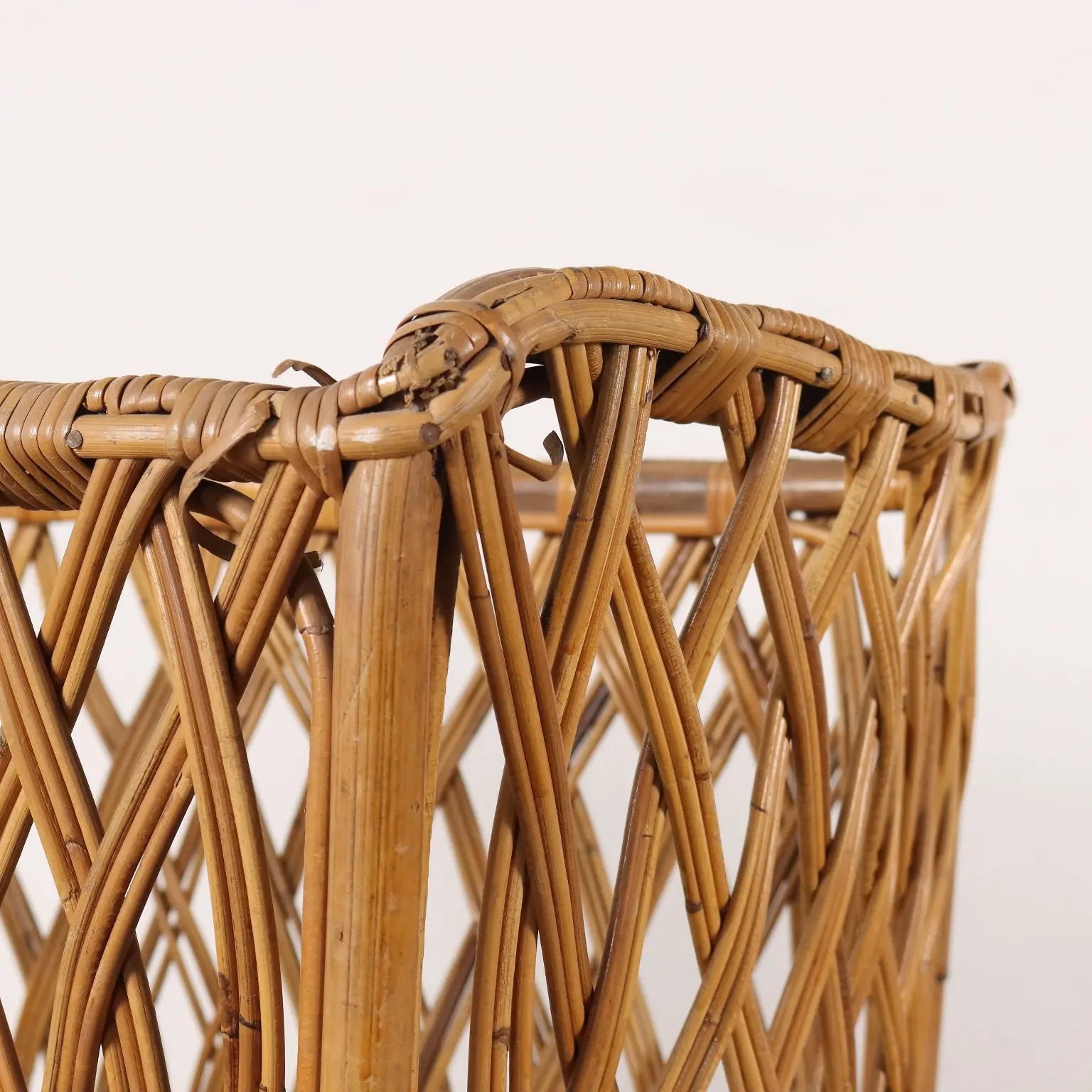 Vintage Cradle from the 1960s Bamboo Structure Complement Furnishing | Modernism | Complements