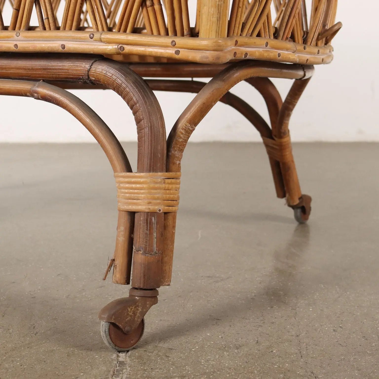 Vintage Cradle from the 1960s Bamboo Structure Complement Furnishing | Modernism | Complements