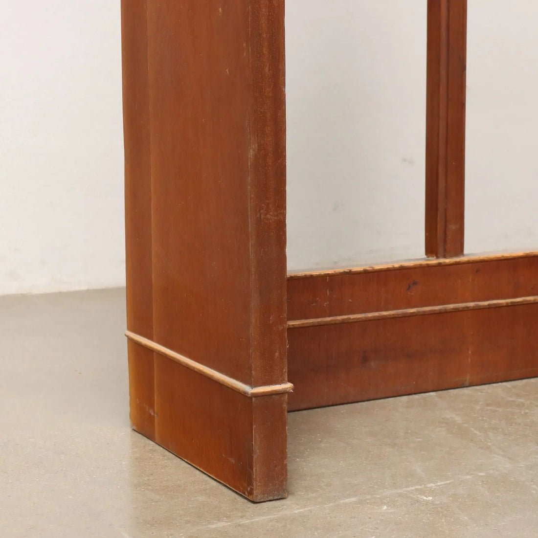 Vintage 1940s Coat Stand Mahogany Veneer Italy | Modernism | Complements