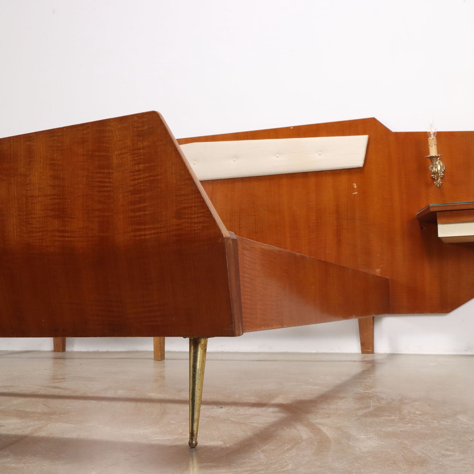  | Modernism  Complements