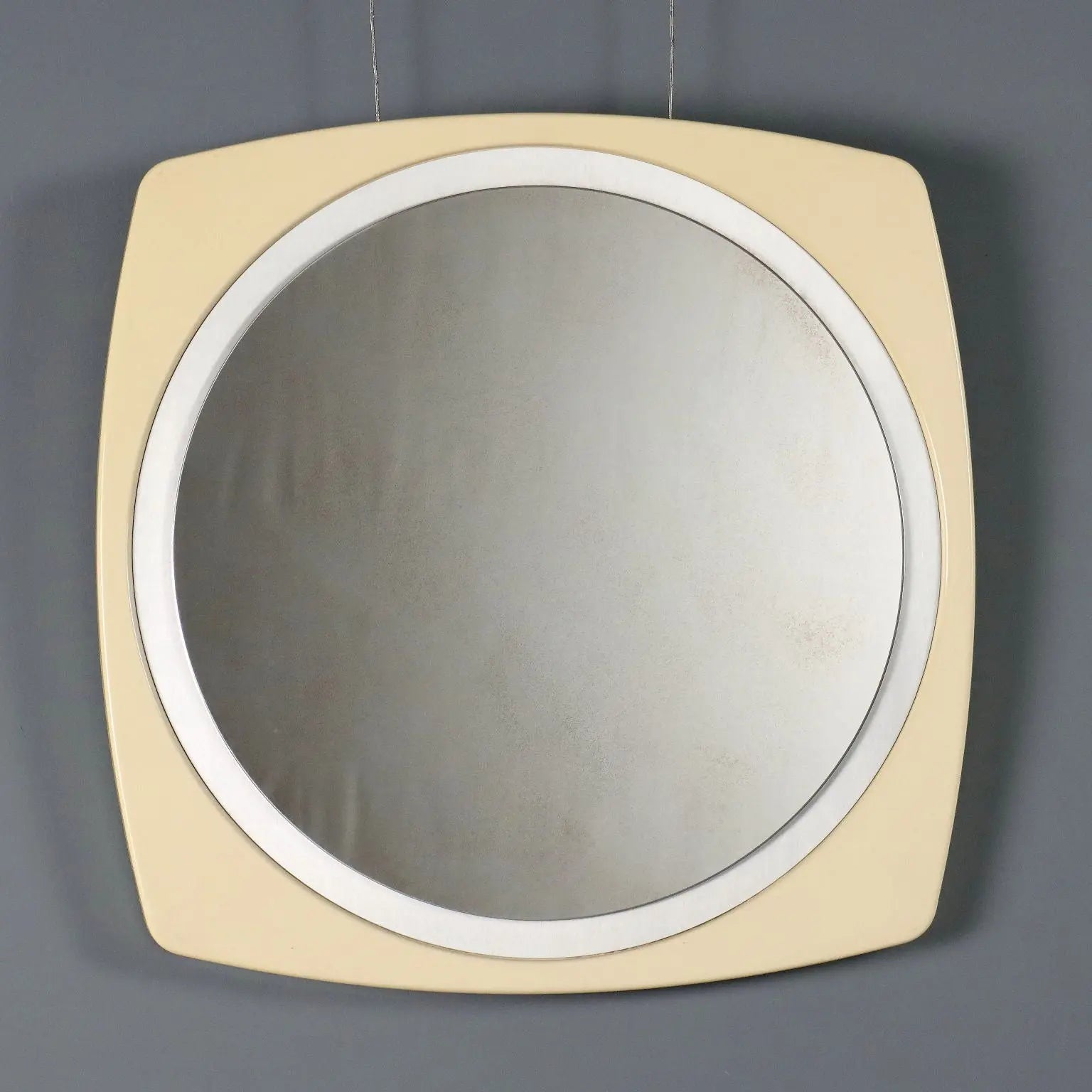 Vintage Round Mirror Plastic Frame Glass Design Italy 1970s | Modernism | Complements