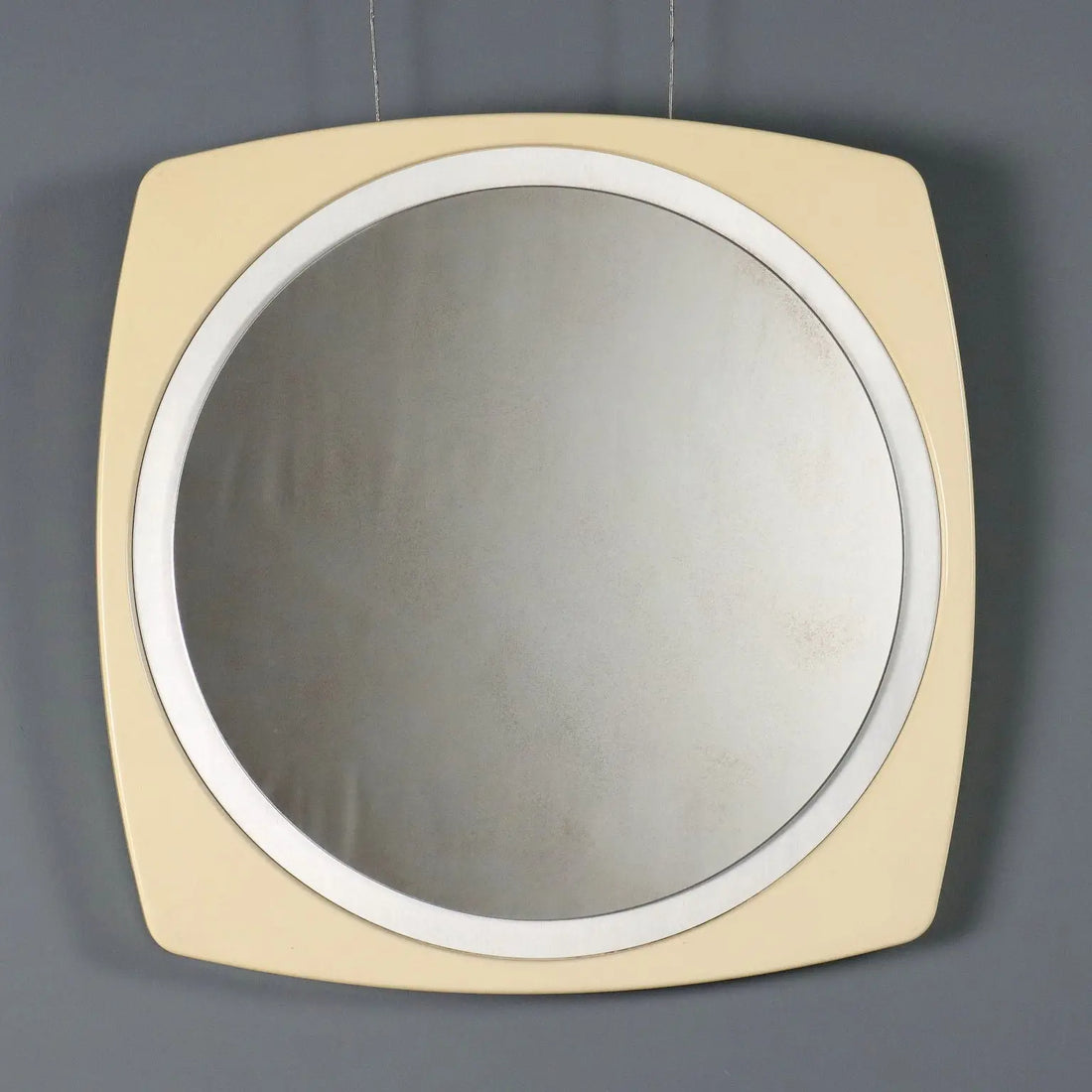 Vintage Round Mirror Plastic Frame Glass Design Italy 1970s | Modernism | Complements