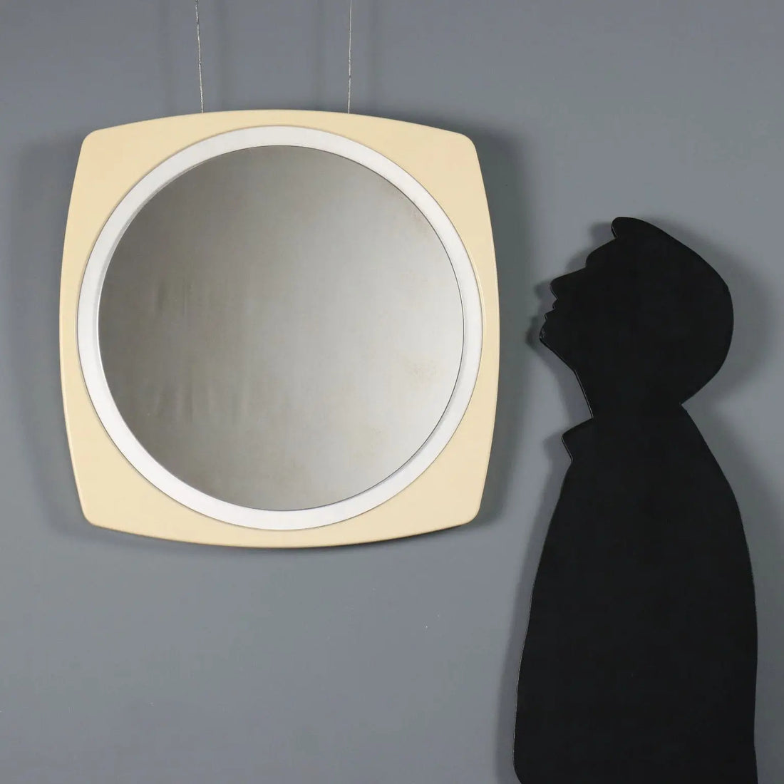 Vintage Round Mirror Plastic Frame Glass Design Italy 1970s | Modernism | Complements