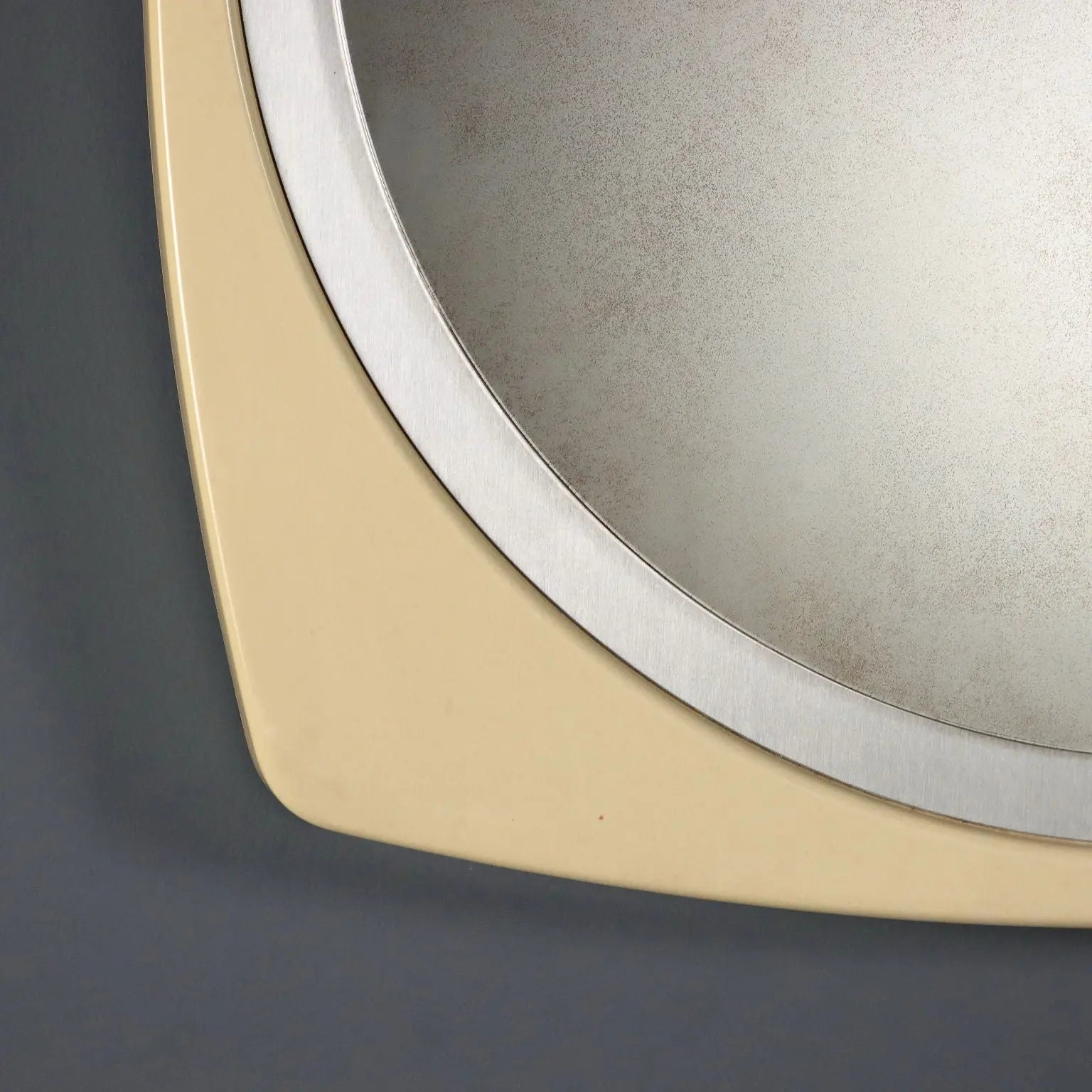 Vintage Round Mirror Plastic Frame Glass Design Italy 1970s | Modernism | Complements