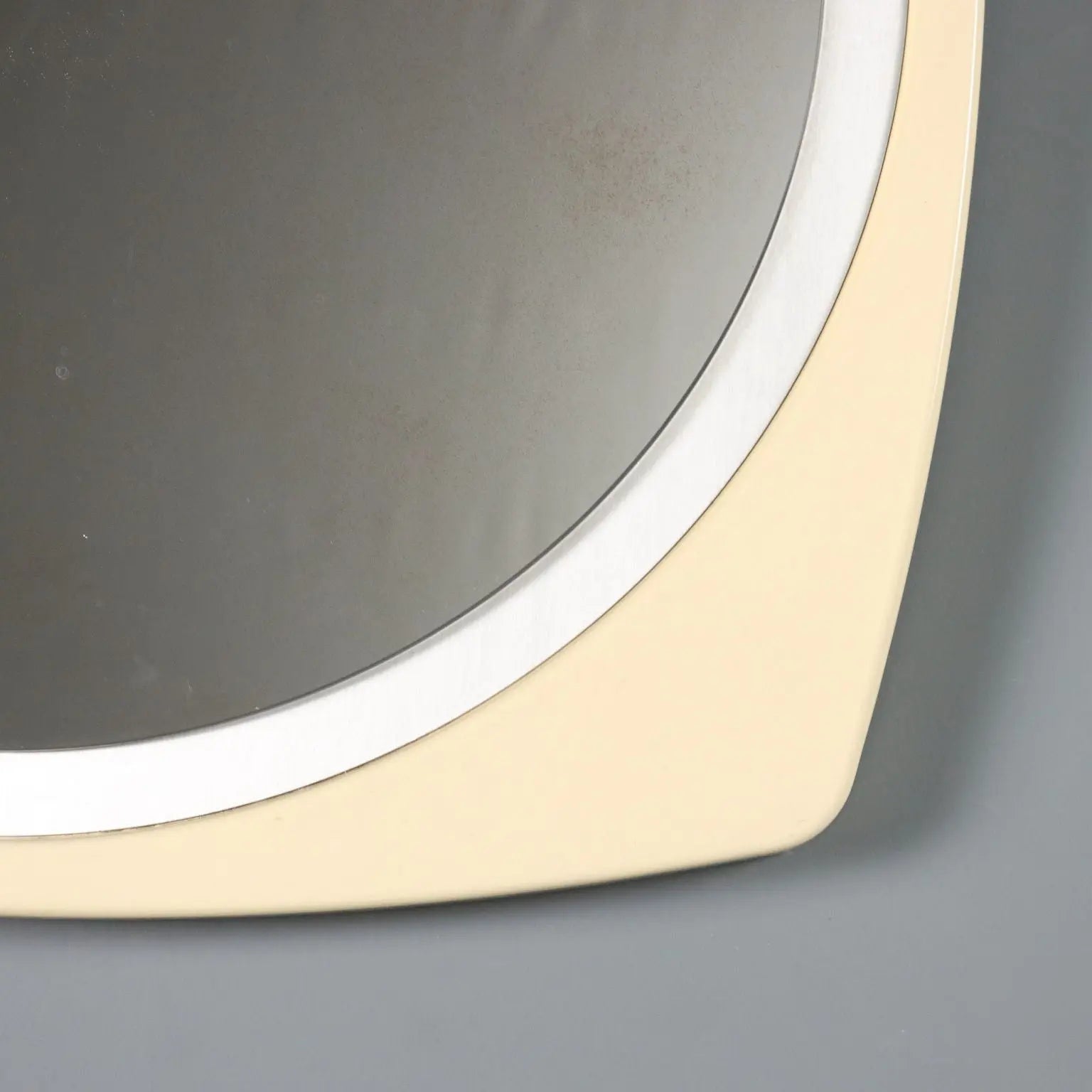 Vintage Round Mirror Plastic Frame Glass Design Italy 1970s | Modernism | Complements