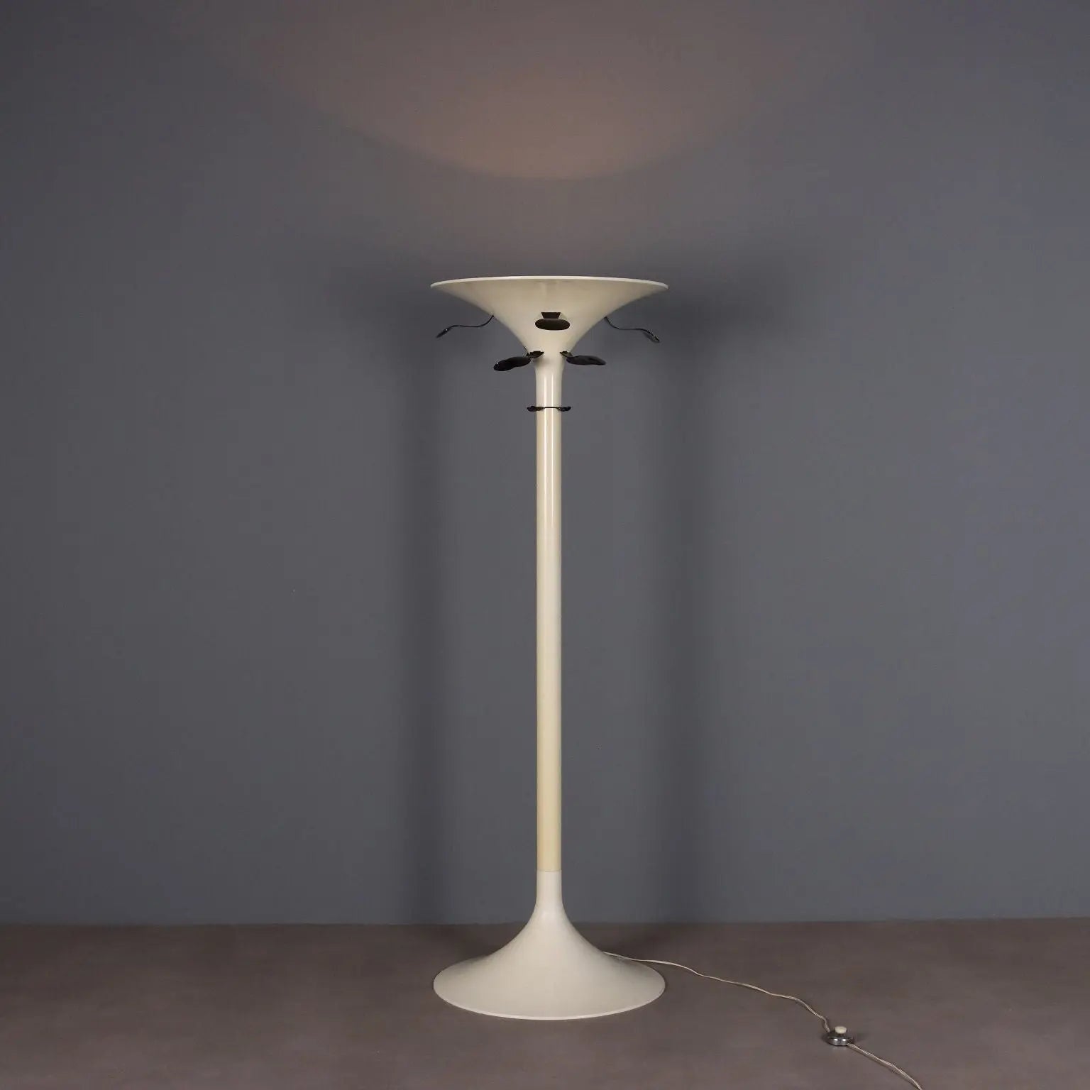 Kartell 4706 Lamp Vintage Design BBPR Plastic Italy 1970s | Modernism | Complements
