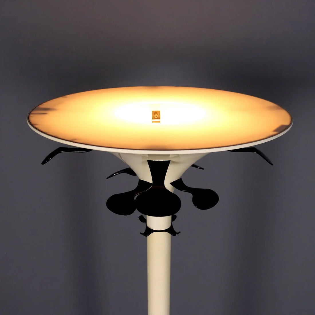 Kartell 4706 Lamp Vintage Design BBPR Plastic Italy 1970s | Modernism | Complements