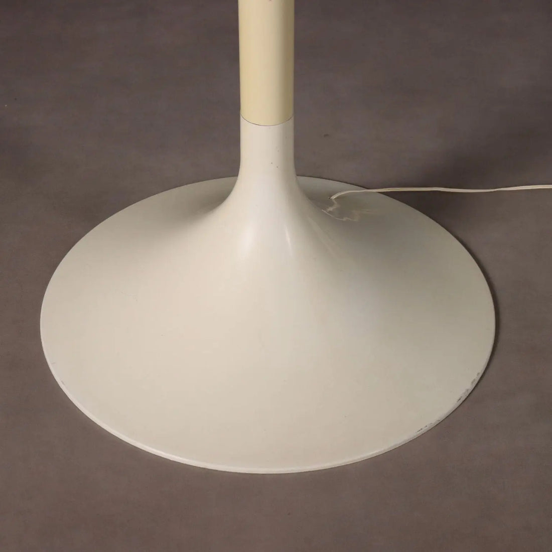 Kartell 4706 Lamp Vintage Design BBPR Plastic Italy 1970s | Modernism | Complements