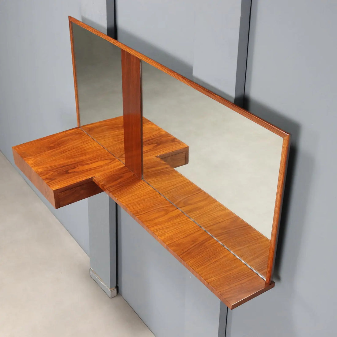 Vintage Dressing Table Exotic Wood Veneer Design Italy 1950s | Modernism | Complements