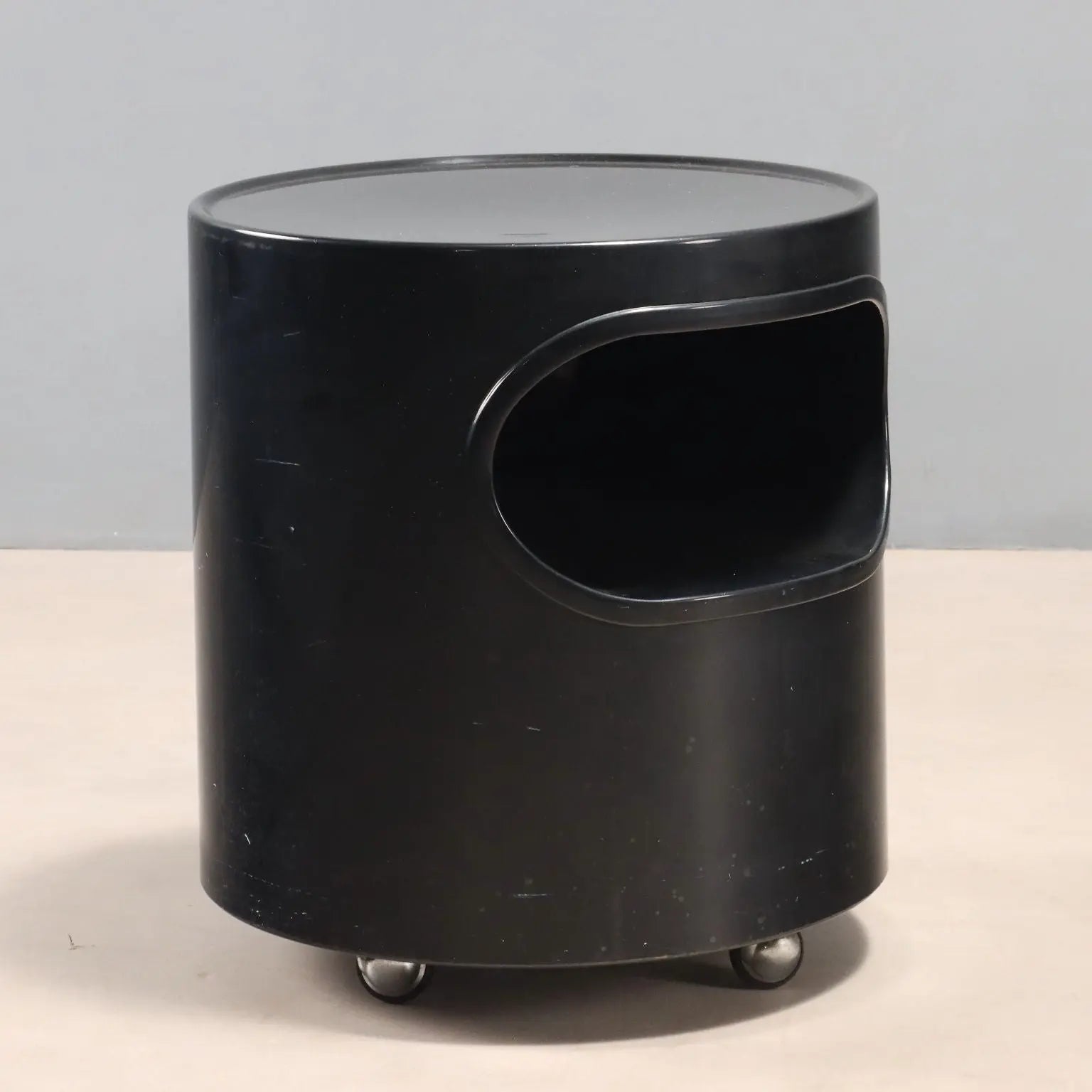 Giano-Giano-Vano Bedside Table Design E. Gismondi Schweinberger | Modernism | Complements