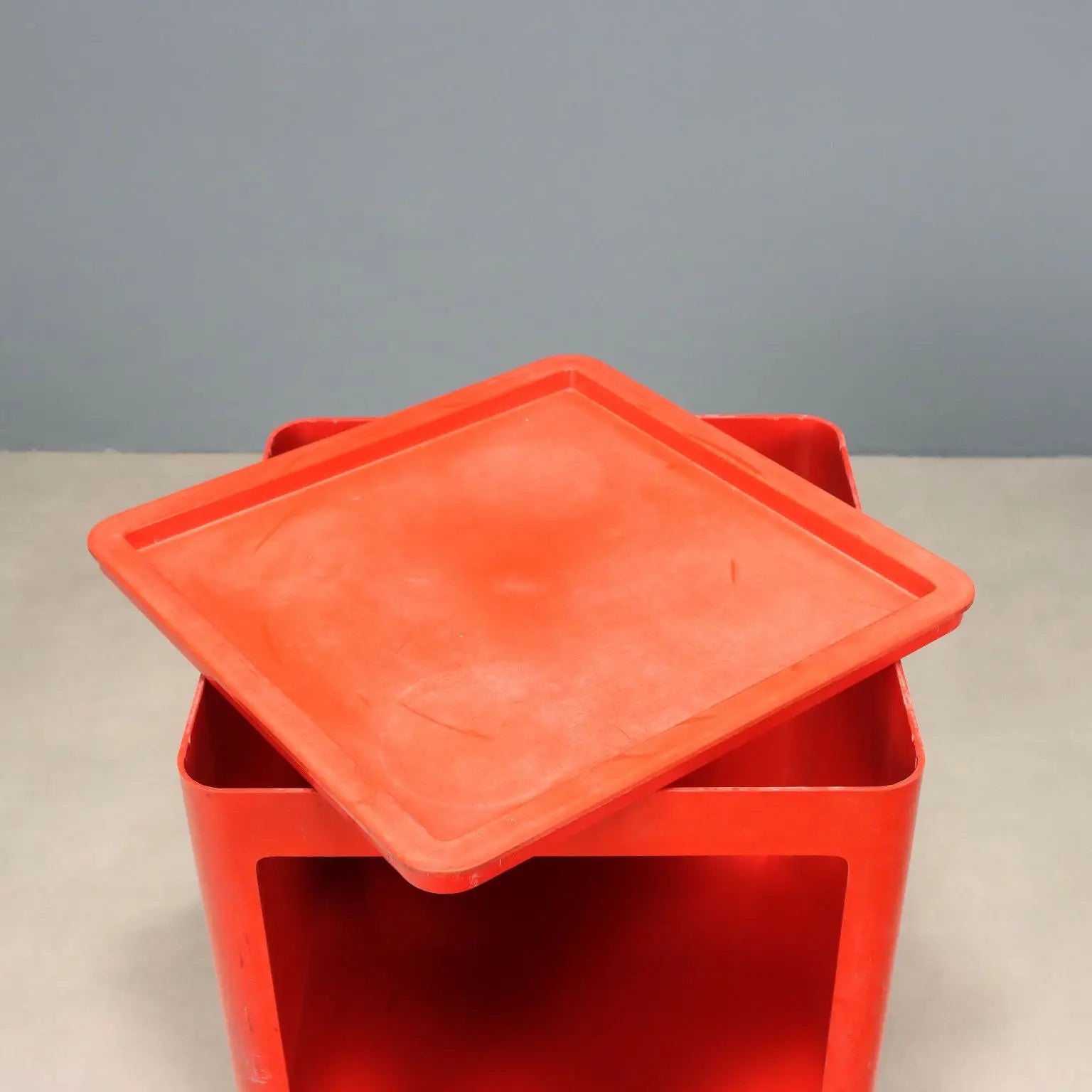 Valenti & C. Valletto Quadro Rosso Cabinet Vintage Italy 1980s