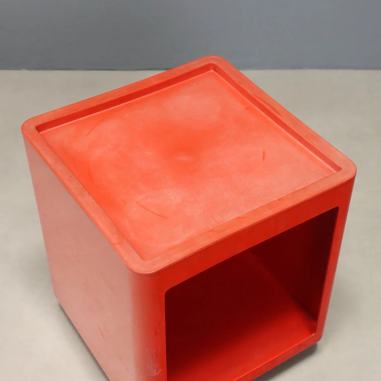 Valenti & C. Valletto Quadro Rosso Cabinet Vintage Italy 1980s