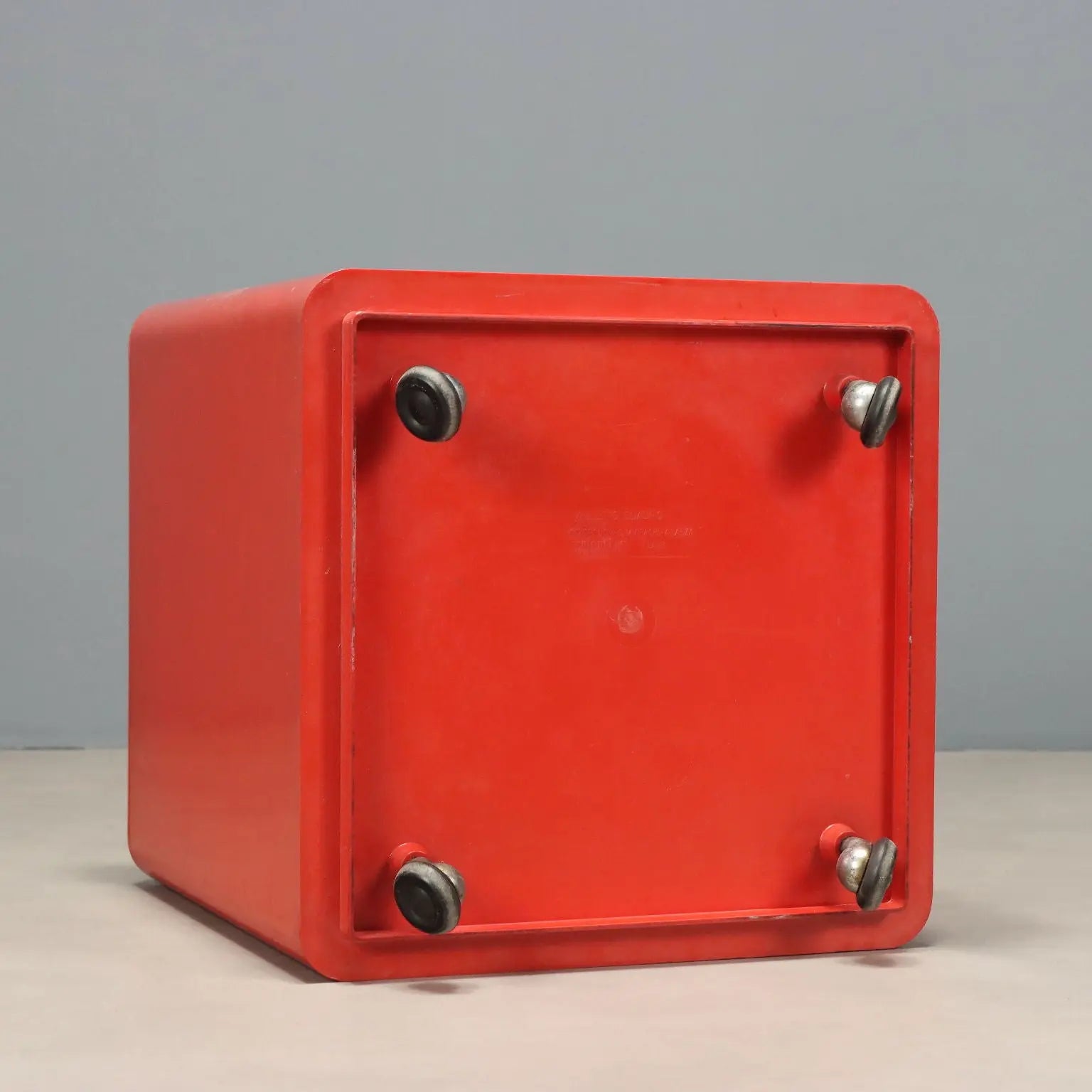 Valenti & C. Valletto Quadro Rosso Cabinet Vintage Italy 1980s