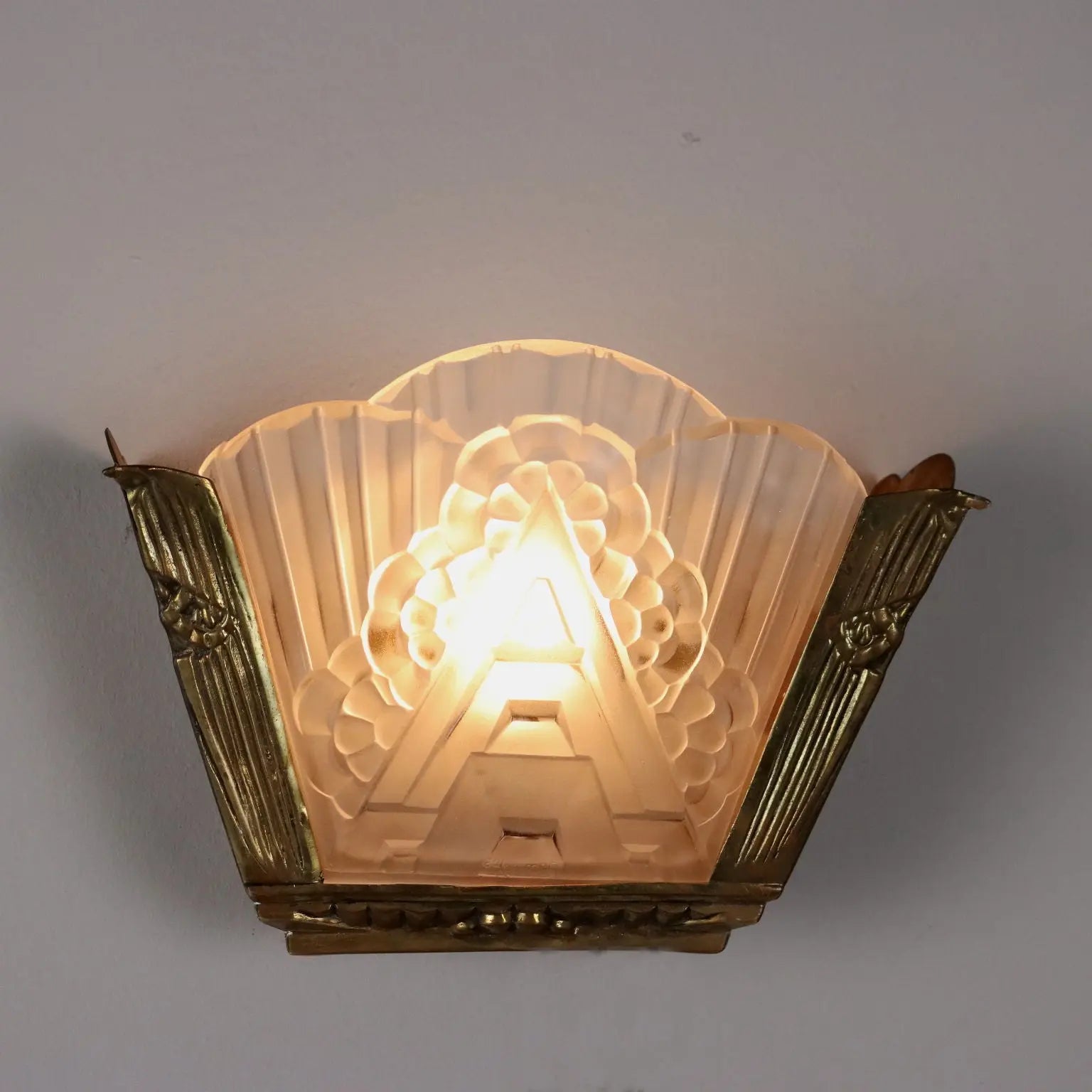 Vintage 1940s-50s Art Deco Wall Lamp Brass Glass Italy | Modernism | Lighting