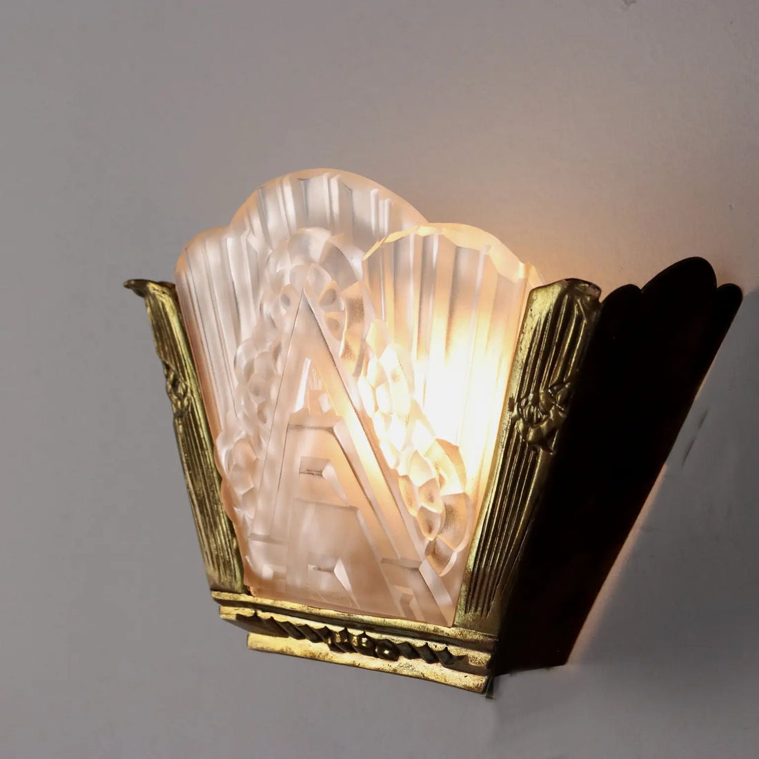 Vintage 1940s-50s Art Deco Wall Lamp Brass Glass Italy | Modernism | Lighting