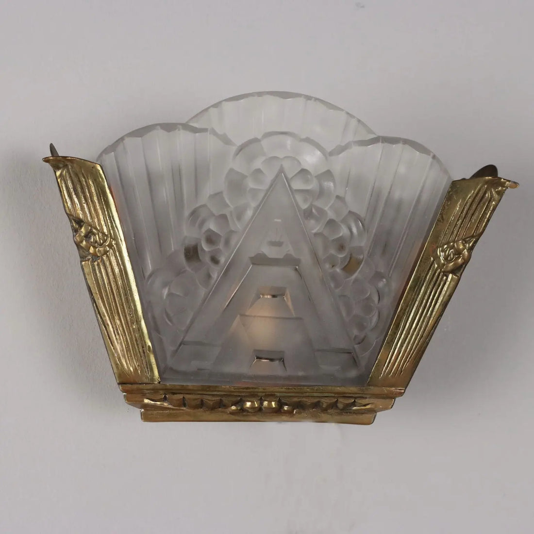 Vintage 1940s-50s Art Deco Wall Lamp Brass Glass Italy | Modernism | Lighting