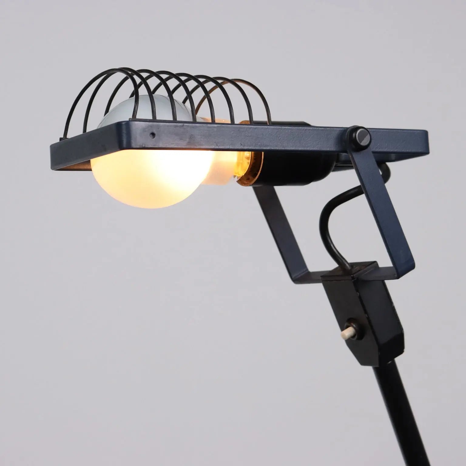 Artemide Sintesi Morsetto Lamp Vintage Design E. Gismondi 1970s | Modernism | Lighting
