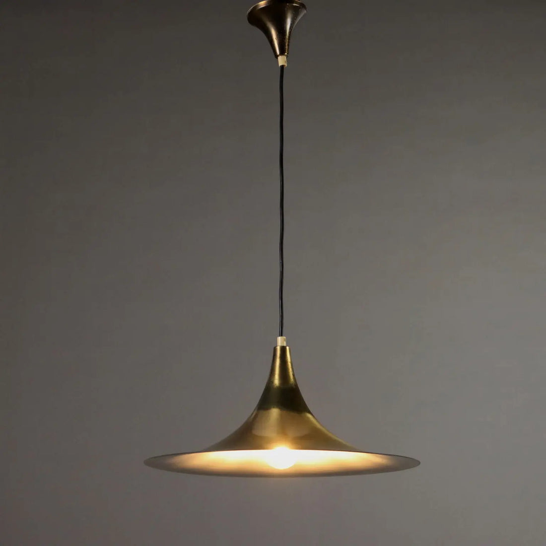 Vintage Lamp Brass-Plated Aluminium Design Italian Manufacture 1960s | Modernism | Lighting