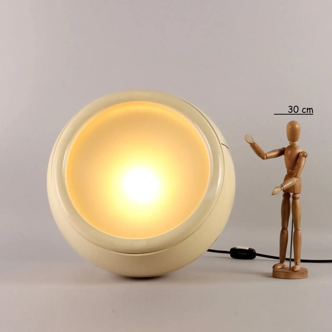 Artemide Pallade Lamp Design Studio Tetrarch Vintage 1970s | Modernism | Lighting