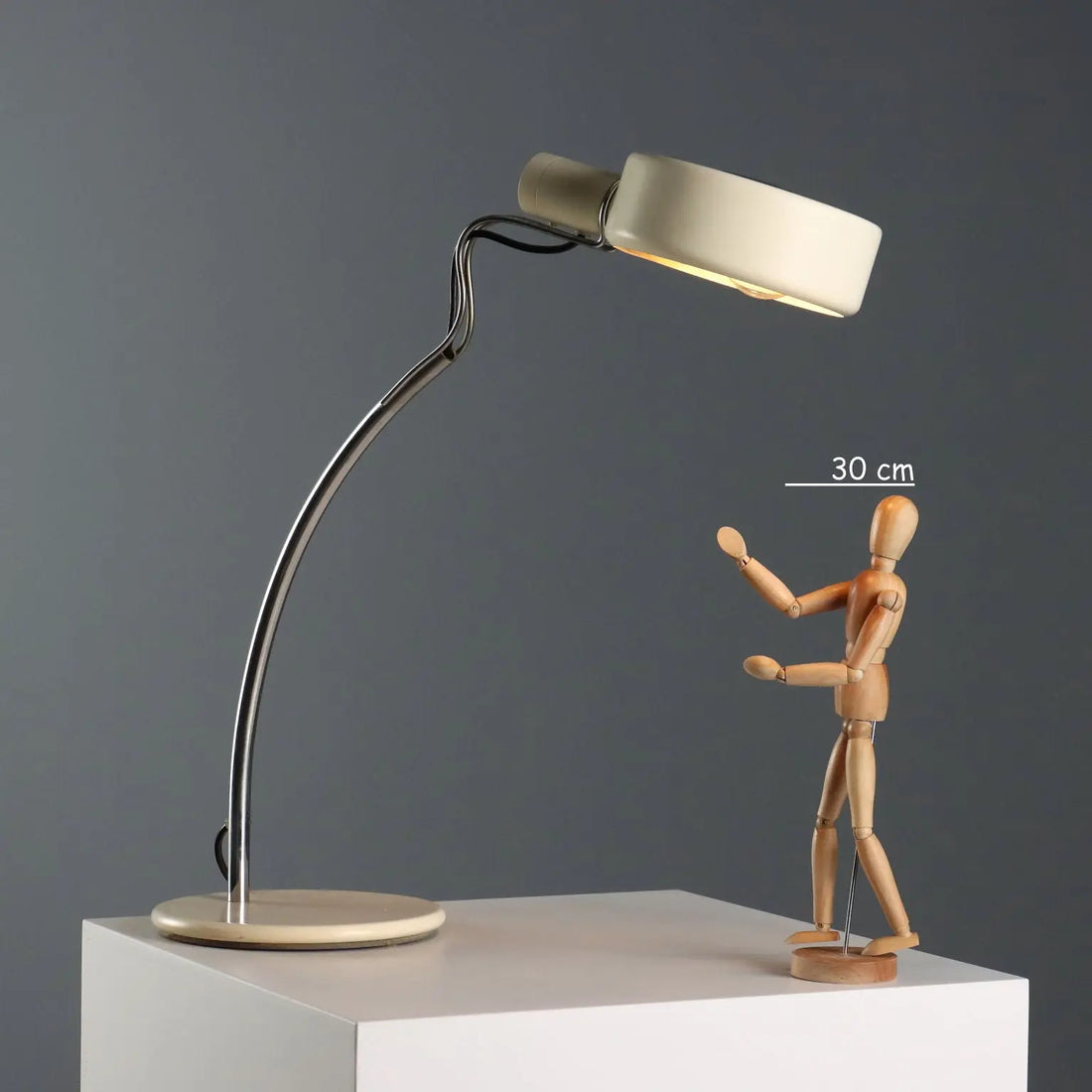 Fontana Arte Salice Lamp Design Richard Carruthers 1980s - 1980s | Modernism | Lighting