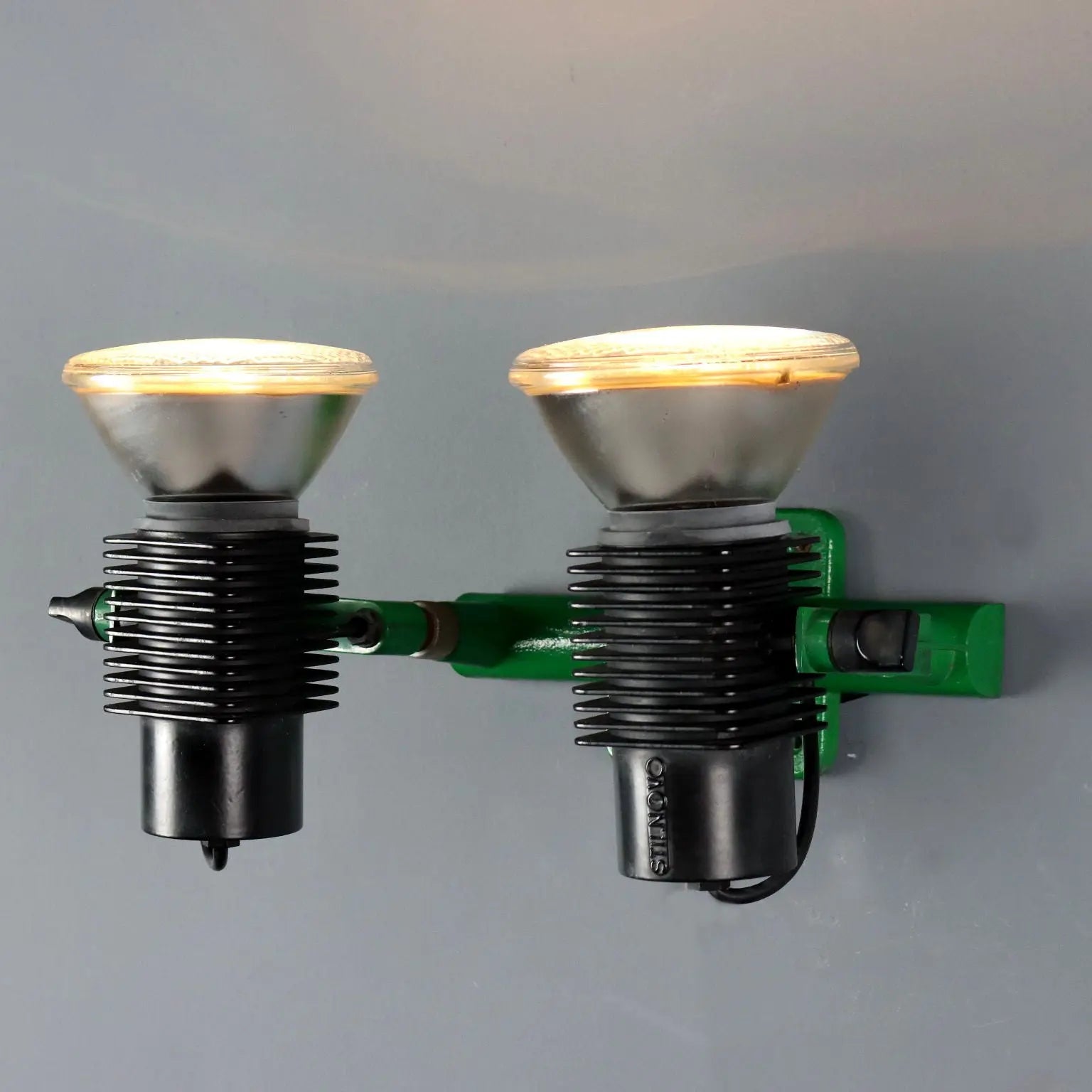 Vintage Stilnovo Wall Lamp Green Enamelled Metal Design 1980s | Modernism | Lighting