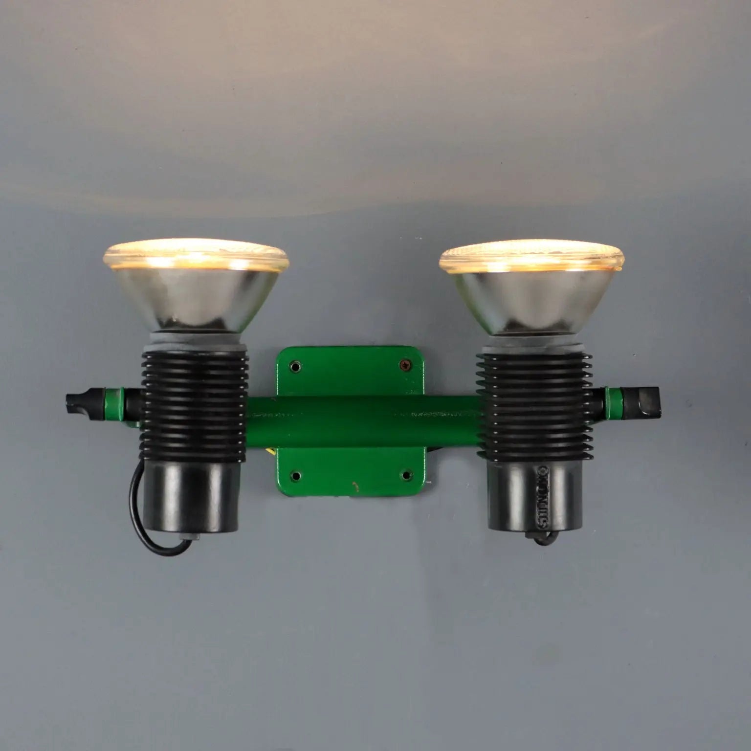 Vintage Stilnovo Wall Lamp Green Enamelled Metal Design 1980s | Modernism | Lighting