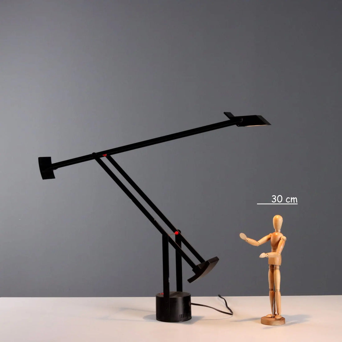 Artemide Tizio Lamp Vintage Design Richard Sapper 1980s - Design by Richard Sapper | Modernism  Lighting
