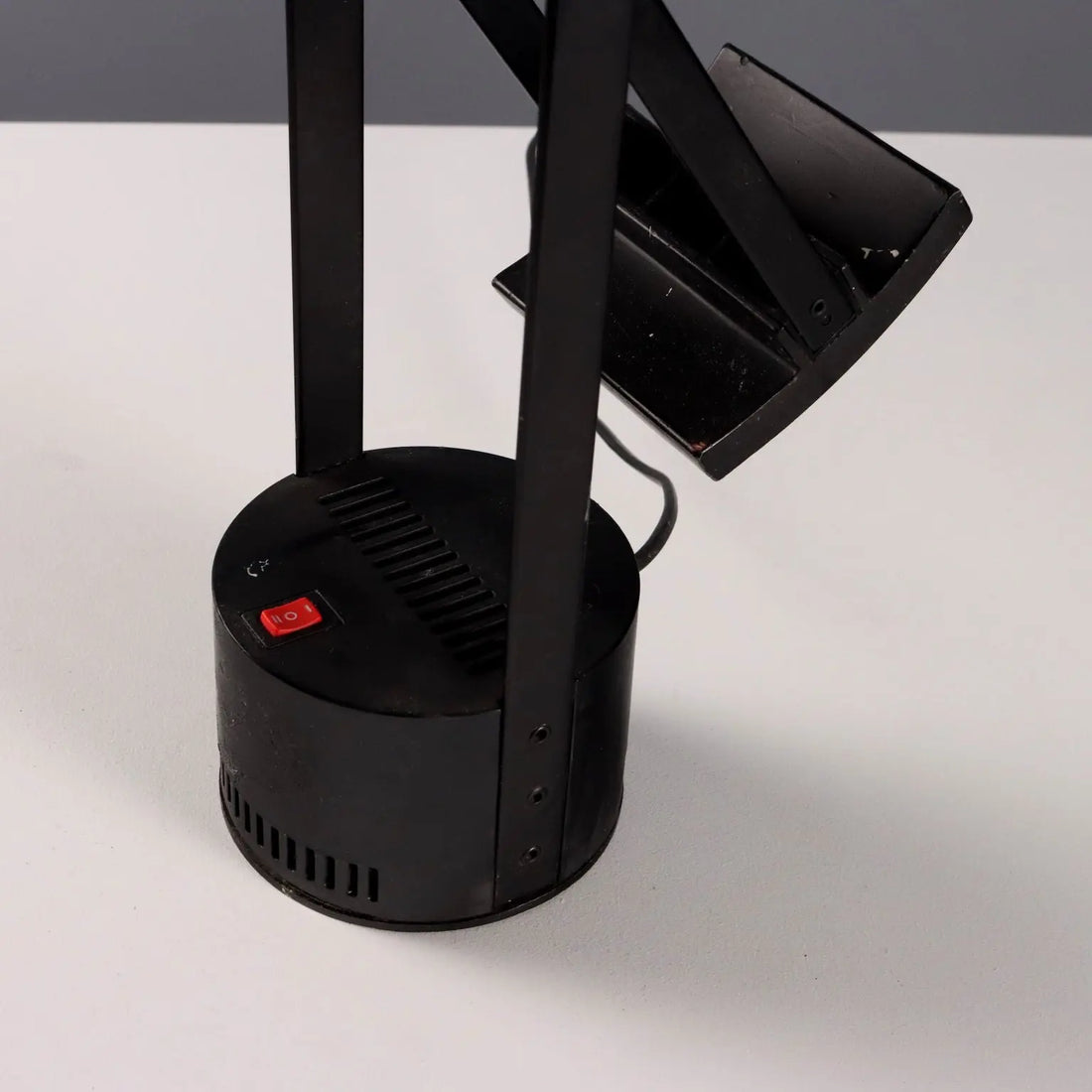 Artemide Tizio Lamp Vintage Design Richard Sapper 1980s - Design by Richard Sapper | Modernism  Lighting