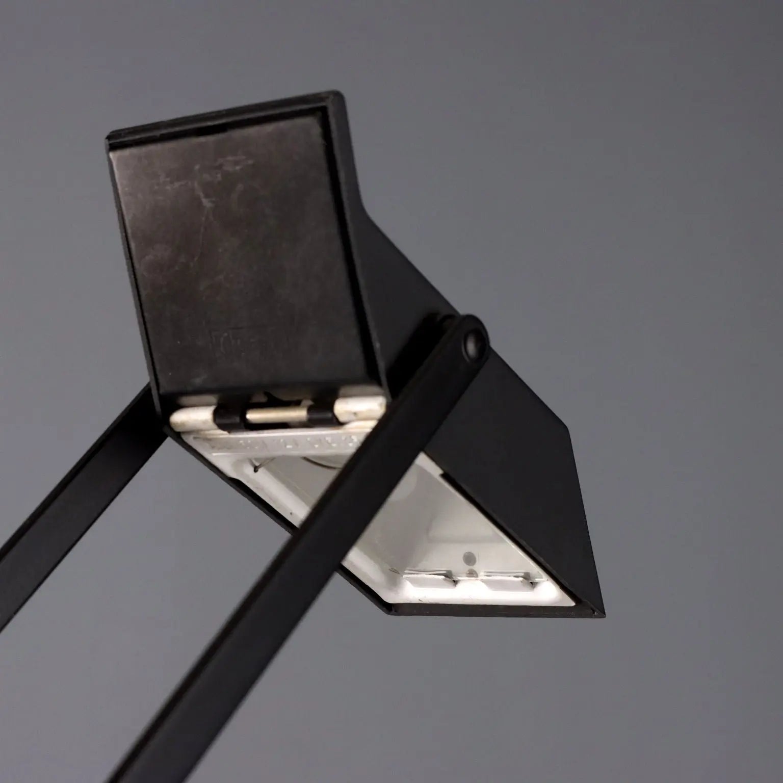 Artemide Tizio Lamp Vintage Design Richard Sapper 1980s - Design by Richard Sapper | Modernism  Lighting