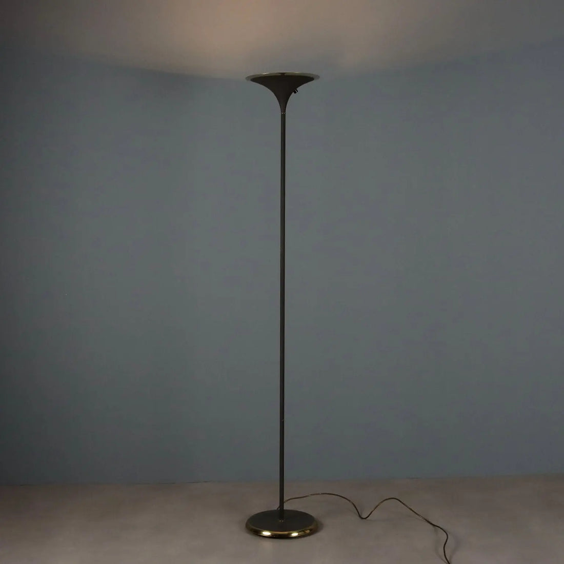Vintage Lamp Enamelled Metal Brass Design Italy 1980s | Modernism | Lighting