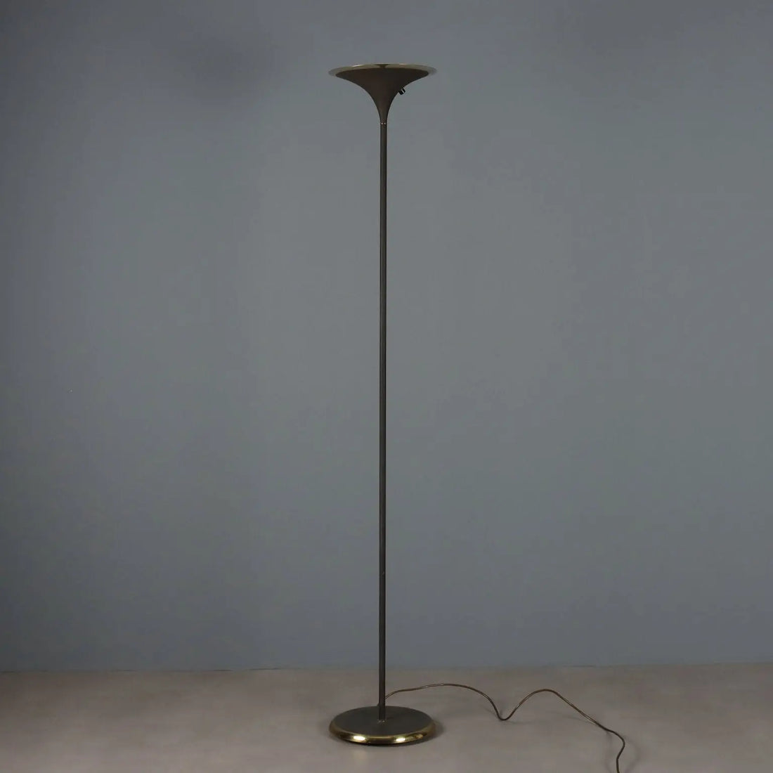 Vintage Lamp Enamelled Metal Brass Design Italy 1980s | Modernism | Lighting