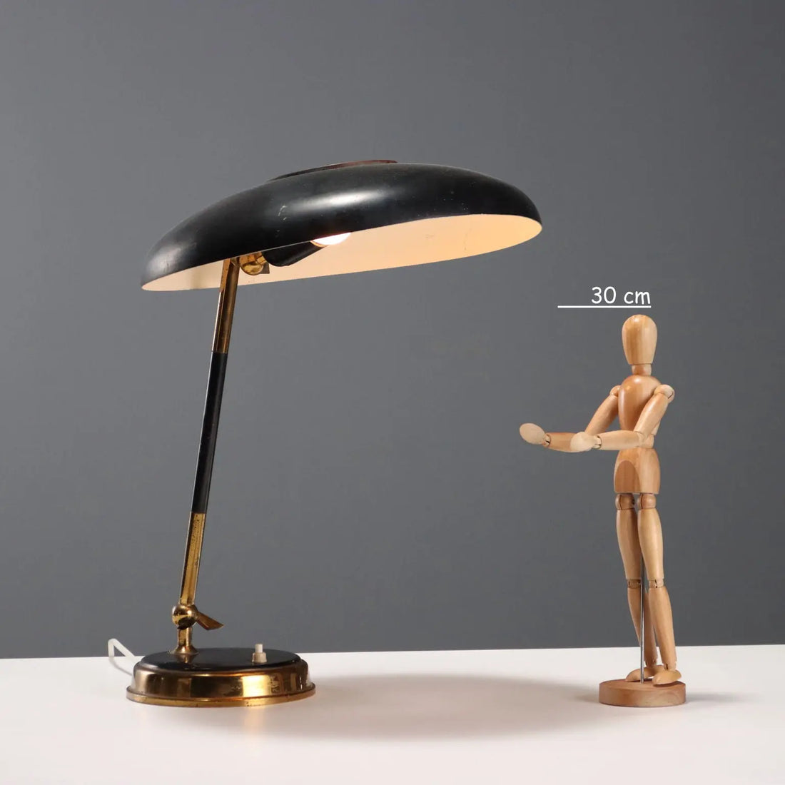 Vintage Lamp Aluminium Design Oscar Torlasco Italy 1960s - Design by Oscar Torlasco | Modernism | Lighting