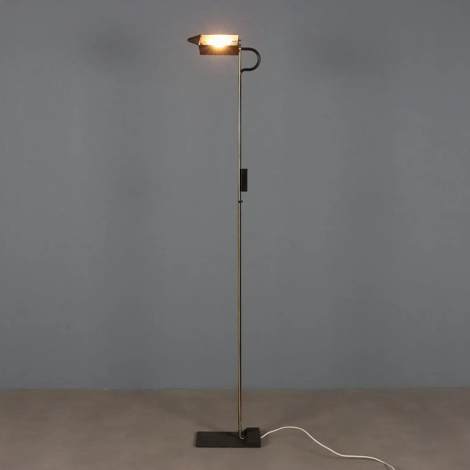 Vintage Floor Lamp Brass-Plated Metal Design Italy 1980s | Modernism | Lighting