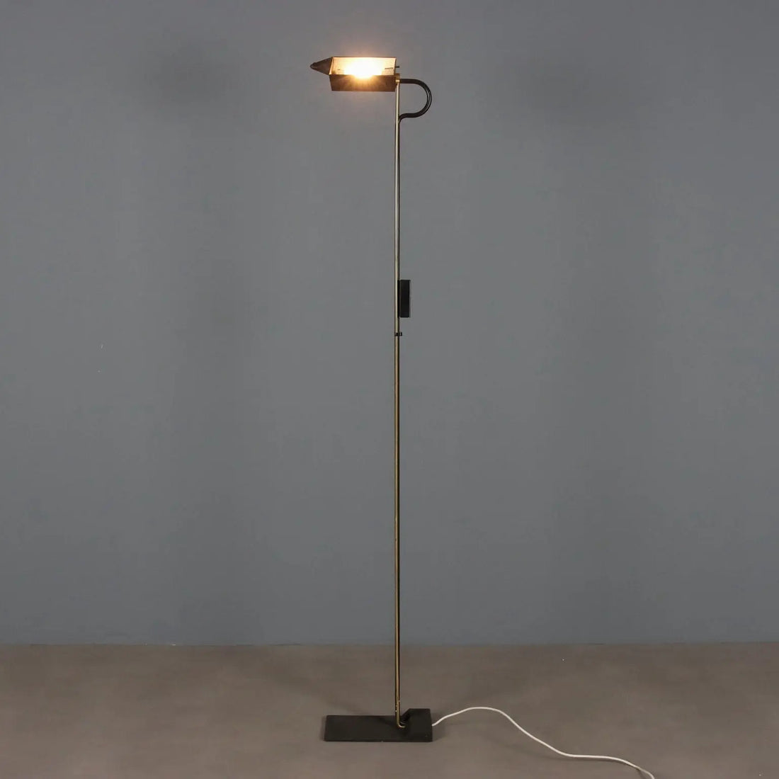Vintage Floor Lamp Brass-Plated Metal Design Italy 1980s | Modernism | Lighting