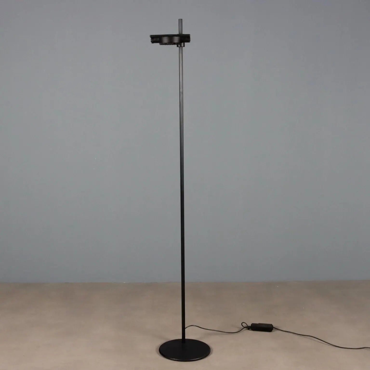 Vintage Floor Lamp Lacquered Metal Design Italy 1980s | Modernism | Lighting