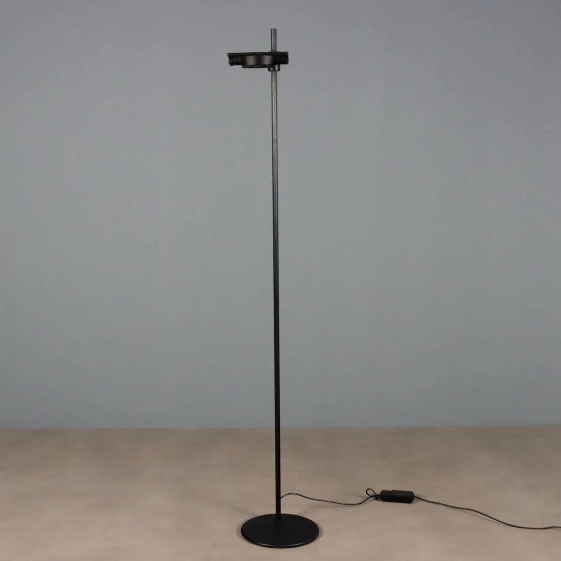 Vintage Floor Lamp Lacquered Metal Design Italy 1980s | Modernism | Lighting