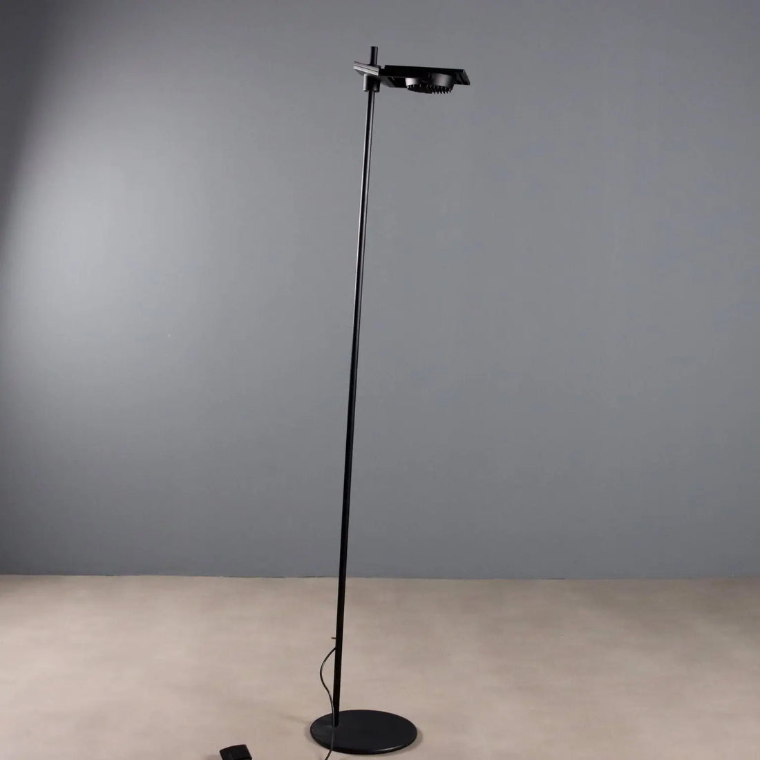 Valenti Floor Lamp in Cast Iron, 1980s