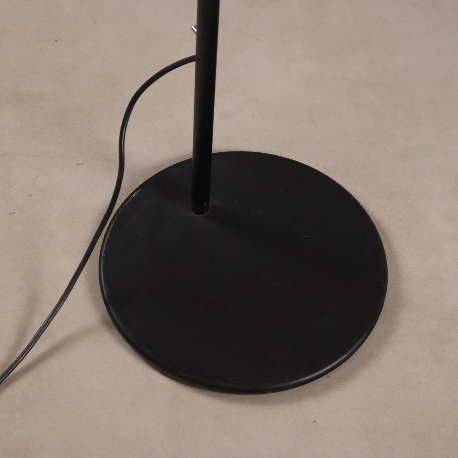 Valenti Floor Lamp in Cast Iron, 1980s
