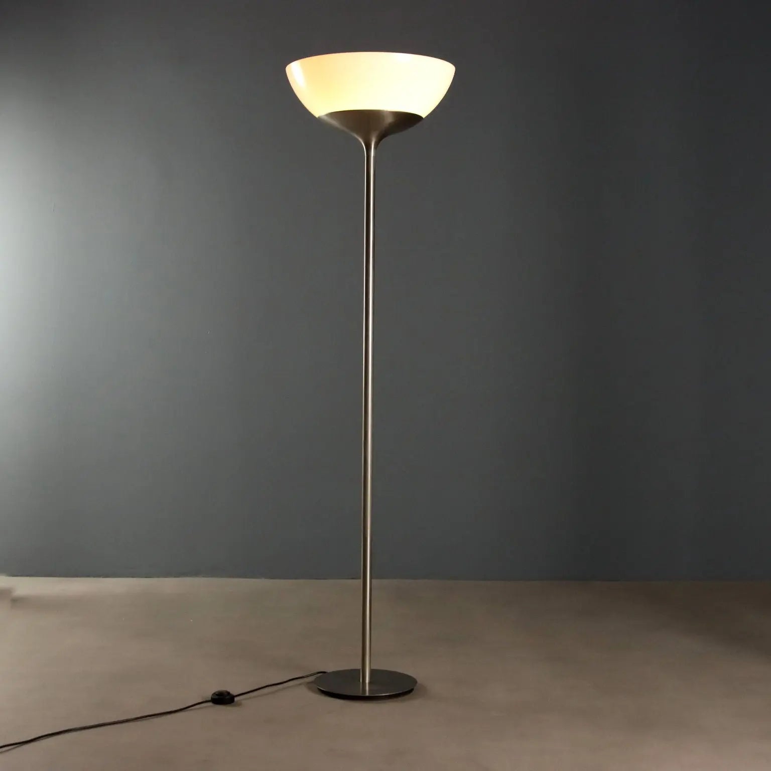 Aminta' Lamp by Artemide 1970s - Opaline Glass
