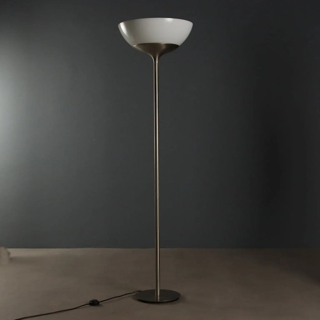 Aminta' Lamp by Artemide 1970s - Opaline Glass