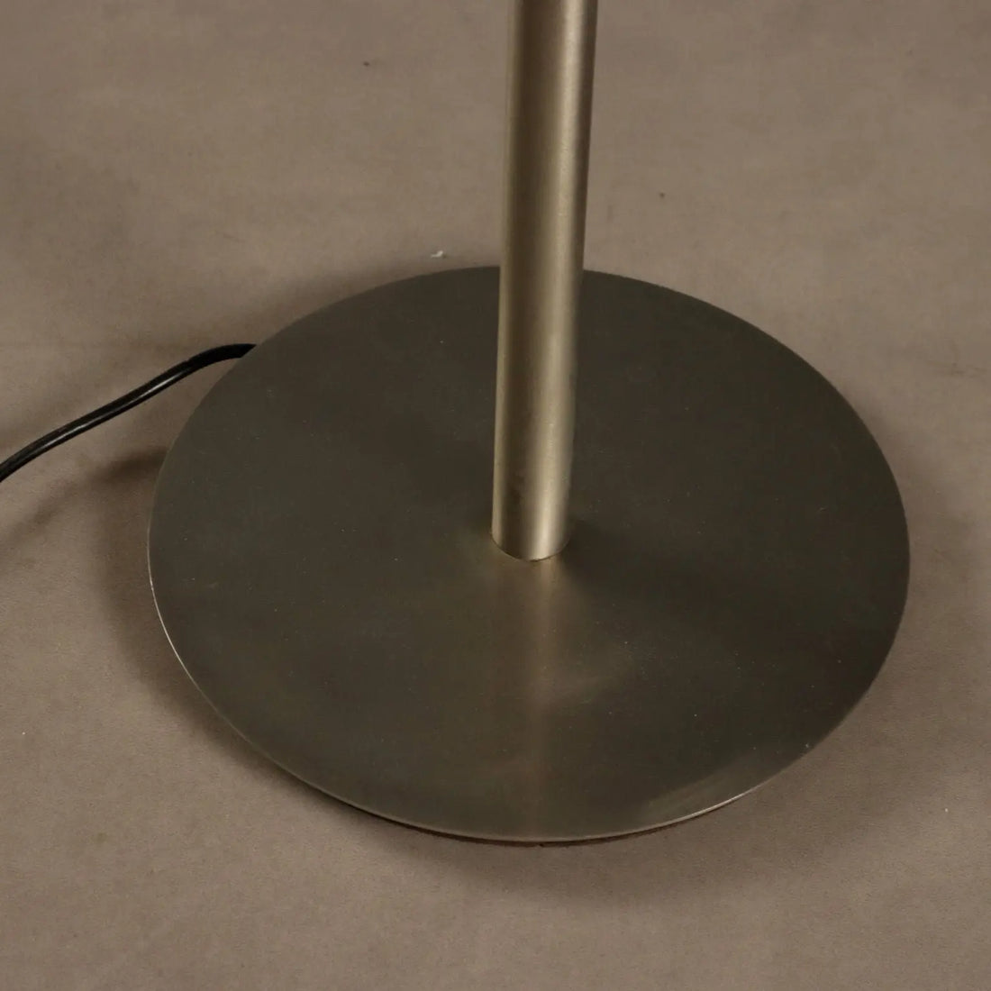 Aminta' Lamp by Artemide 1970s - Opaline Glass